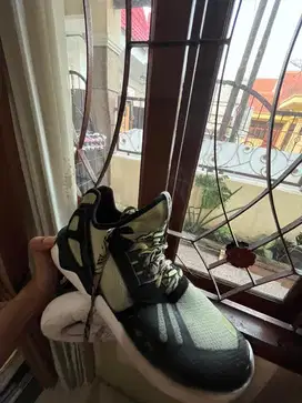 Sepatu Adidas Tubular Running