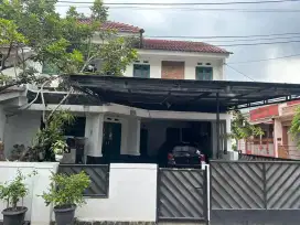 RUNAH MEGAH DI KOMPLEK JATIBENING