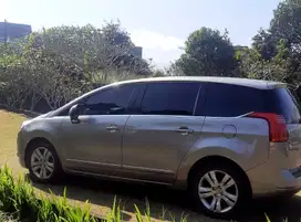 Peugeot 5008 2010 Bensin