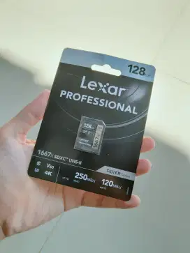 LIKE NEW! Lexar Professional 1667x SDXC UHS-II V60 128GB Memory Card