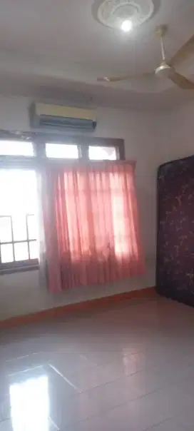 Disewakan kamar kost ac dan kamar mandi dalam