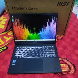 Msi i7 13620H 16Cpus 32GBRAM/512GB IPS FHD wide