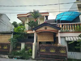 Rumah strategis fasilitas lengkap