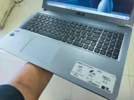 Dijual laptop Asus Silver Layar 156inch ssd windows 11 COD cek sepusny