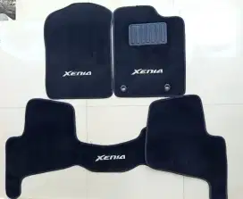 Alas kaki xenia