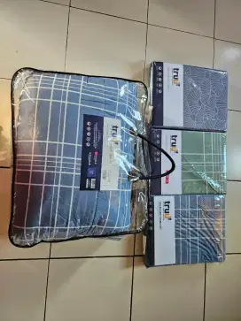 TRUU Bed cover 1 pcs dan sprei 3 pcs ukuran 120 x 200