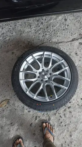 Jual velg racing mobil bekas HSR Original ban Accelera PHI 97%