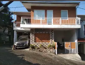 Dijual rumah 2 lantai nego
