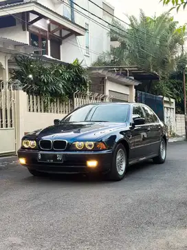 2000 BMW E39 (CBU)