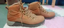 Sepatu pria Caterpillar no 43