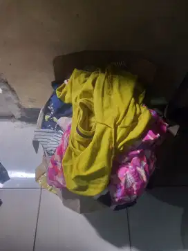 Jual baju bekas masih bagus