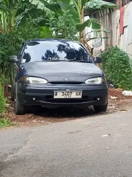 Di jual mobil Hyundai Bimantara sedan warna biru metalik