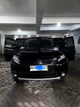 mobil Pajero sport dakar rock ford limited edition tahun 2018