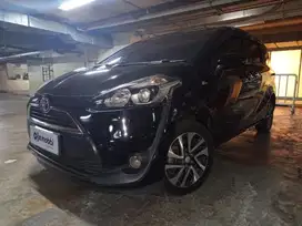 Pajak Panjang Toyota Sienta  1.5 V Bensin-MT 2017 Hitam