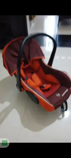 Carseat bekas merk babydoes