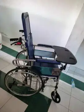Kursi Roda Avico