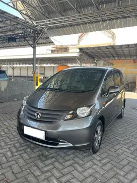 Freed tipe S tahun 2012 km rendah milik pribadi