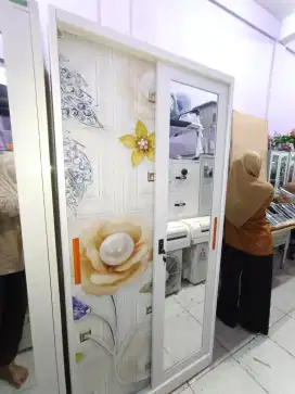 Lemari pakaian 2 pintu minimalis