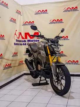 Honda New CB 150 R SE Tahun 2022 warna silver