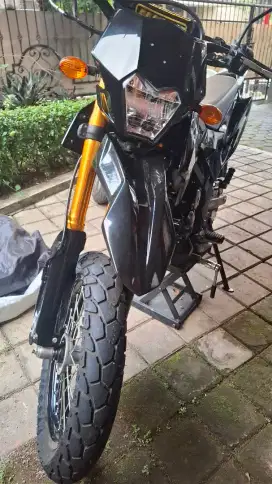 Jual KLX150 SM 2023 HITAM KM 1.700 PERAK