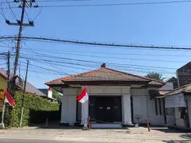 Langkaaa... Dijual Rumah Ex Kantor Bank di Tengah Pusat Kota Gresik
