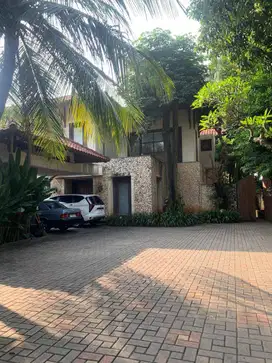 RUMAH DIJUAL PEMILIK LANGSUNG, SIAP HUNI, MEWAH MODERN, LOKASI CIBUBUR
