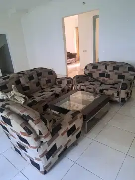 Di jual meja makan kaca set dan sofa set
