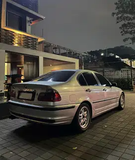 BMW E46 318i 2001 Bensin