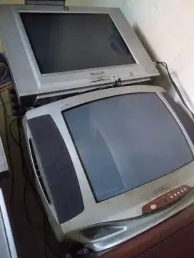 Televisi tabung Akira 24 inch