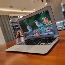 Macbook Air 11 2015 - Core i5 - Ram 4 - SSD 128