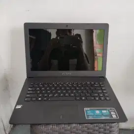 JUAL LAPTOP ASUS X452E AMDE1-2100 APU RAM4GB HDD500GB WIN10PRO