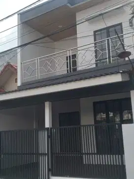 Dijual Cepat Rumah Bagus Siap Huni di Taman Harapan Baru, Kota Bekasi