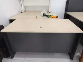 Meja Staff Seken