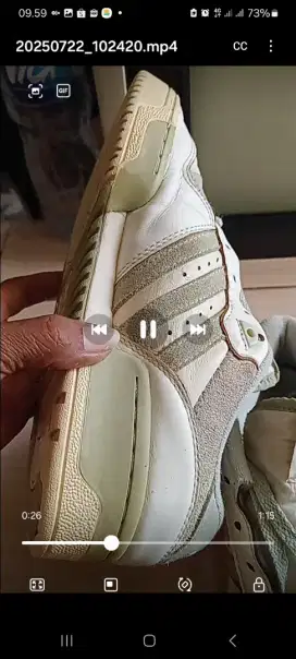 sepatu adidas seken size 41.5 insol 26.5 cm
