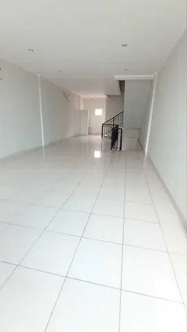 Ruko sewa, 3Lantai, Pinggir jalan di Summarecon Bekasi