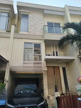 Dijual Rumah di Tanjung Duren Jalan Angsana Jakarta Barat