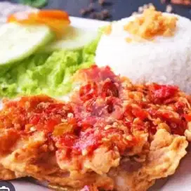 Paket nasi uduk ayam geprek