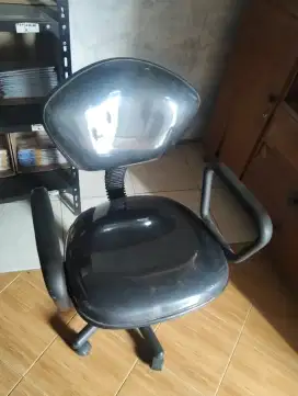 Di jual kursi kantor