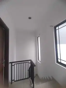 TURUN HARGA! DIJUAL RUMAH GREEN LAKE CITY CIPONDOH TANGERANG BANTEN