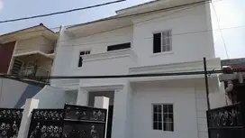 Dijual Rumah di Villa Melati Mas