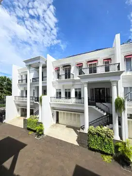 Dijual Town House Exclusive  Mansion 8 Lebak Bulus Promo Ramadhan Sale