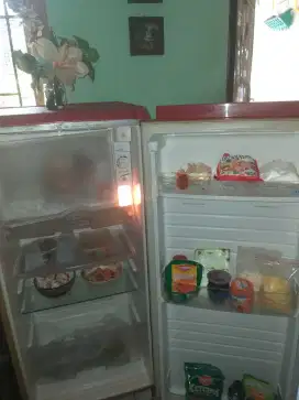 Kulkas 1 pntu normal bgt lengkap free lalamove