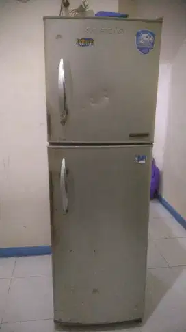Kulkas tinggi 2 pintu