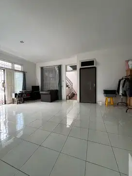 DIJUAL RUMAH HOEK KOSAMBI BARU CENGKARENG JAKARTA BARAT
