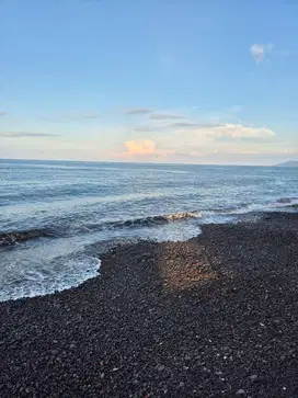 Tanah mungil pinggir pantai