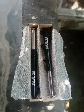 Shockbreaker depan beat merk KYB ZETO