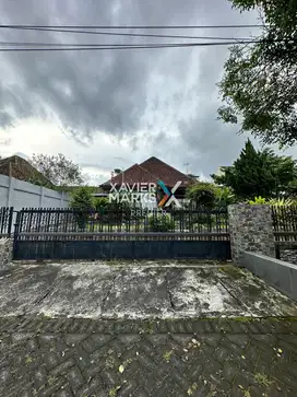 Dijual Rumah Vintage Klasik di Tumenggung Suryo Malang