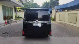 TOYOTA  VOXY  18 ORIGINAL