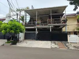 DIJUAL RUMAH KELAPA GADING 162m2 HADAP TIMUR, 2.5 LANTAI, KODE RF