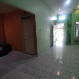 DISEWAKAN RUMAH DI LEMBAH HIJAU LIPPO CIKARANG SIAP HUNI